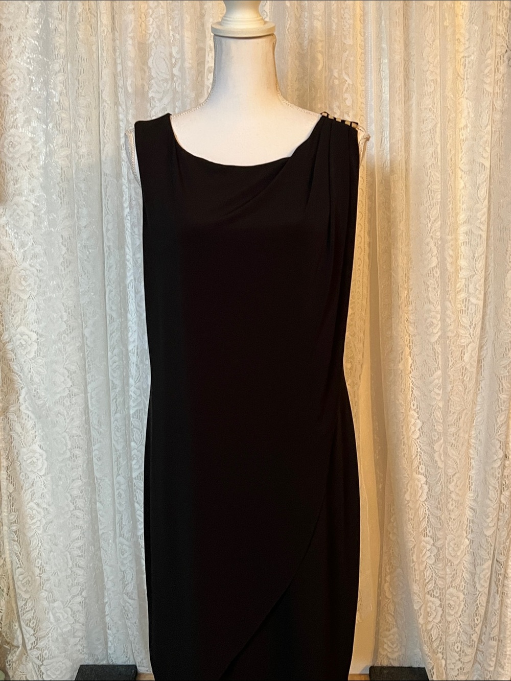 Jessica Simpson Black Dress